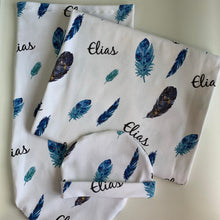 Load image into Gallery viewer, Textured feathers Birth Announcement Set